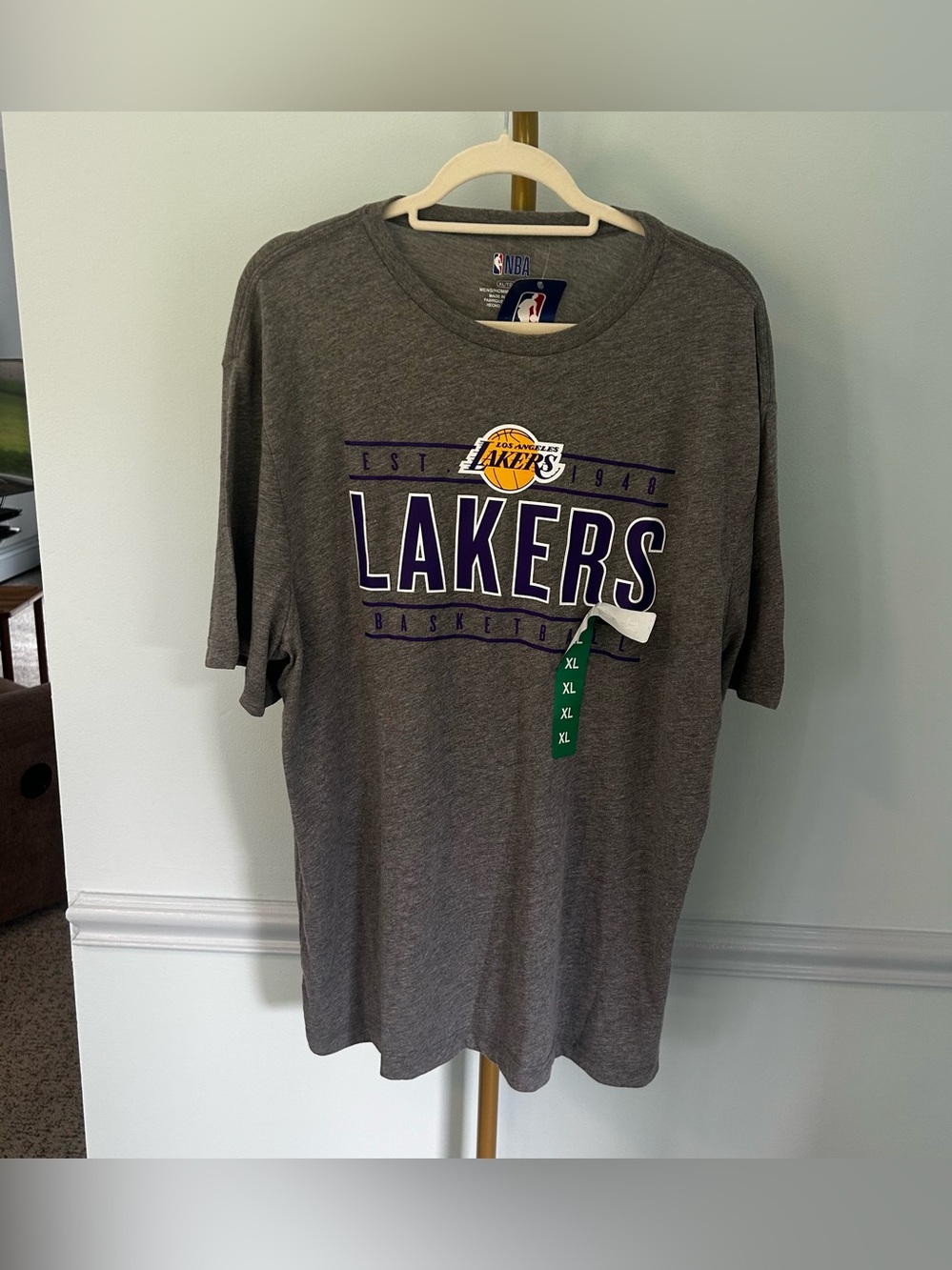 NWT NBA Los Angeles Lakers Gray & Purple Short Sleeve T-Shirt Size XL Men’s